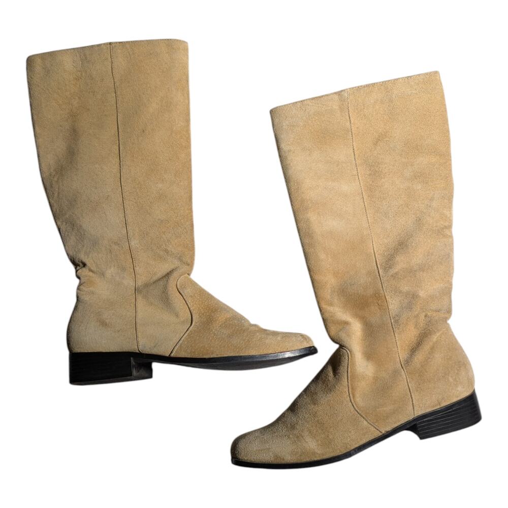 Vtg 1990s Classique Beige Suede Square Toe Knee High Zip Up Flat Sole Boots 9 W